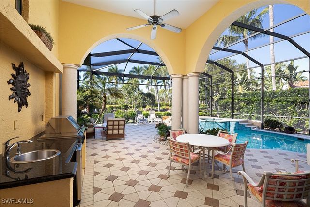 2741 Medallist LN, Naples, FL 34109