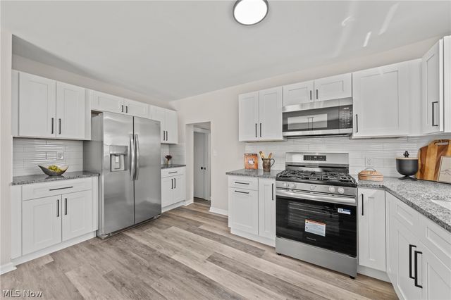 2000 Stake Drive, Green, OH 44232