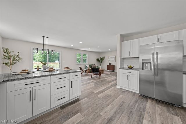 2000 Stake Drive, Green, OH 44232