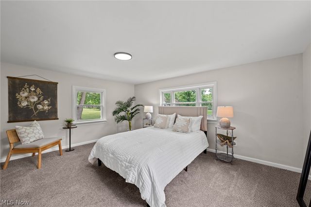 2000 Stake Drive, Green, OH 44232