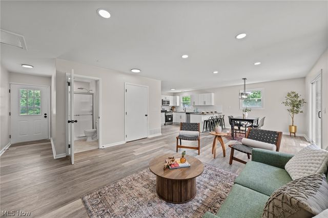 2000 Stake Drive, Green, OH 44232