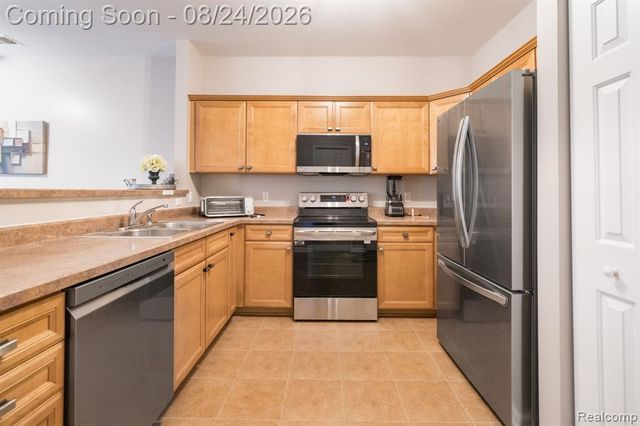 17372 Windflower Drive, Southfield, MI 48076