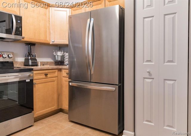 17372 Windflower Drive, Southfield, MI 48076