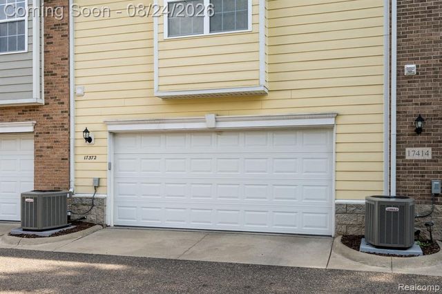 17372 Windflower Drive, Southfield, MI 48076