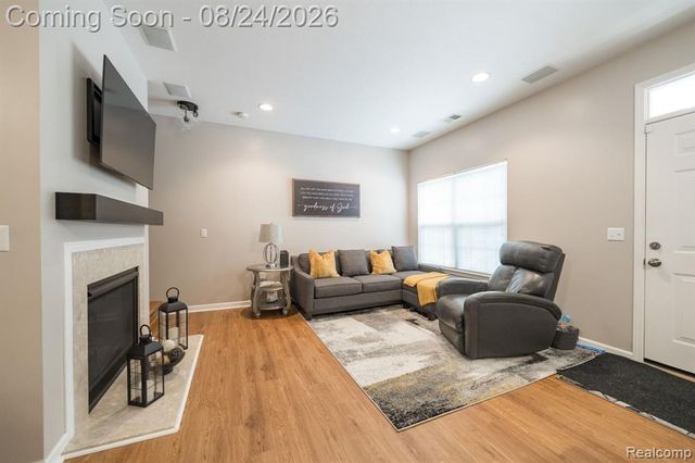 17372 Windflower Drive, Southfield, MI 48076