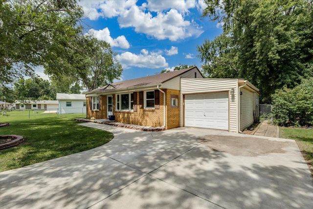 6413 N Longmont, Park City, KS 67219