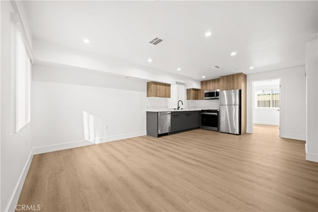 2002 Hillcrest Drive, Los Angeles, CA 90016