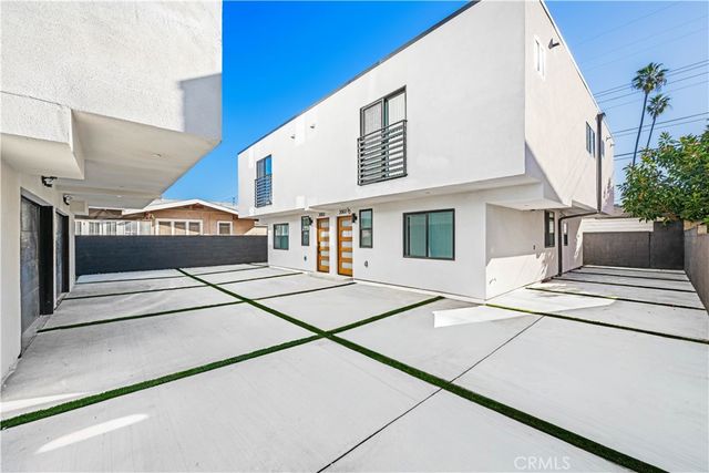 2002 Hillcrest Drive, Los Angeles, CA 90016