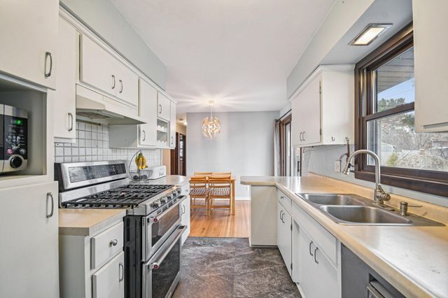 6216 Edgewood Avenue, Woodbury, MN 55125