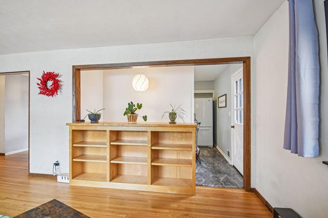 6216 Edgewood Avenue, Woodbury, MN 55125