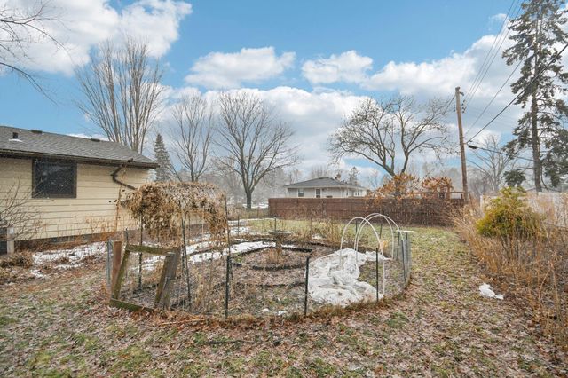 6216 Edgewood Avenue, Woodbury, MN 55125