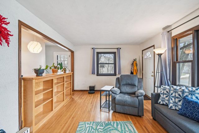 6216 Edgewood Avenue, Woodbury, MN 55125