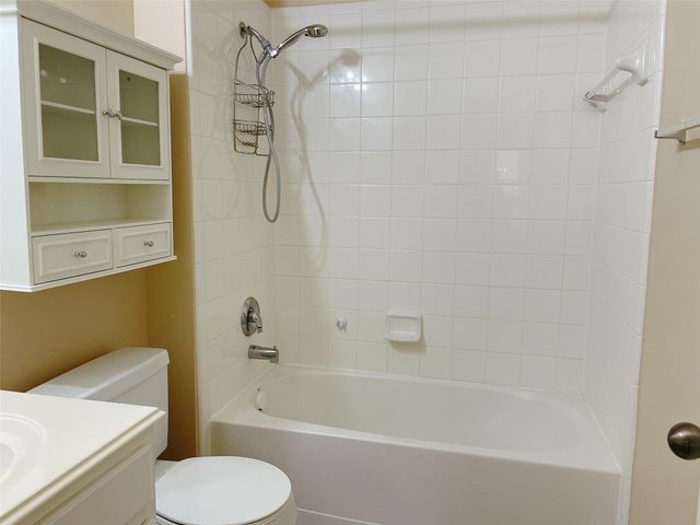 3118 Autumnjoy Drive, Pearland, TX 77584