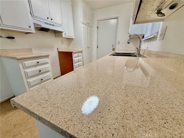 542 N Girard, Hemet, CA 92544