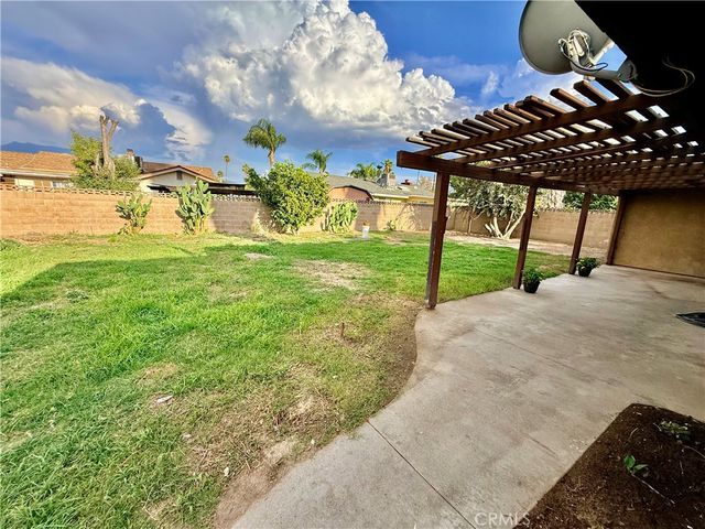 542 N Girard, Hemet, CA 92544