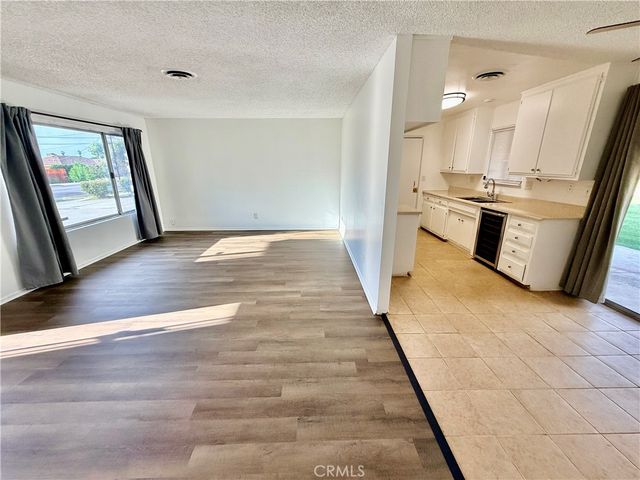 542 N Girard, Hemet, CA 92544