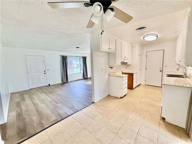 542 N Girard, Hemet, CA 92544
