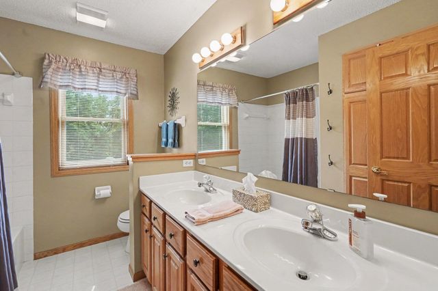 17207 Trenton Lane, Eden Prairie, MN 55347