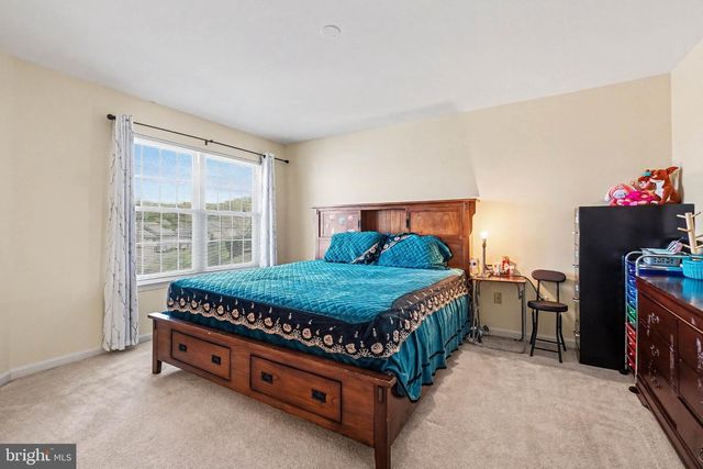 2020 DAYBREAK CIR, Harrisburg, PA 17110