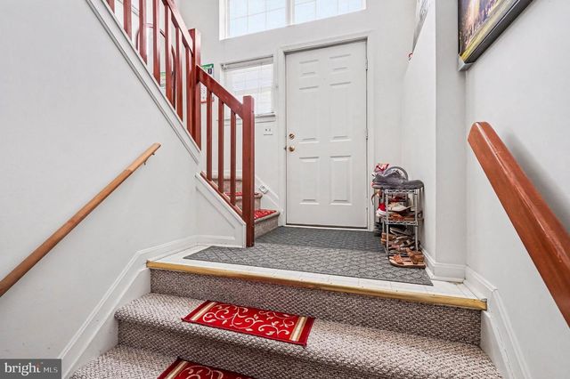 2020 DAYBREAK CIR, Harrisburg, PA 17110