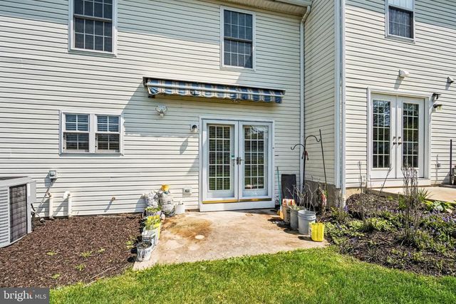 2020 DAYBREAK CIR, Harrisburg, PA 17110