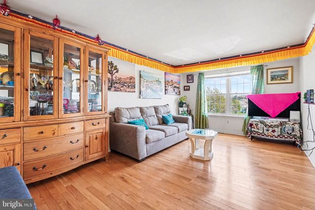 2020 DAYBREAK CIR, Harrisburg, PA 17110