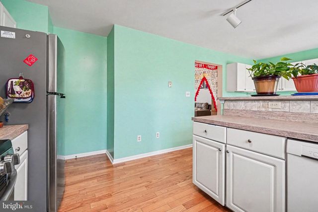 2020 DAYBREAK CIR, Harrisburg, PA 17110