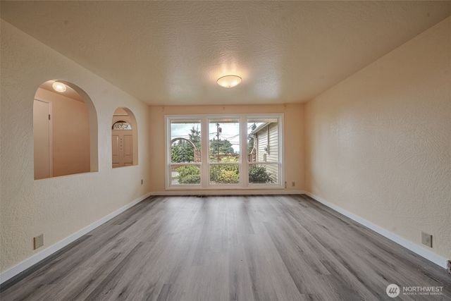3811 S 239th Street, Kent, WA 98032
