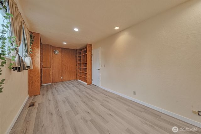 3811 S 239th Street, Kent, WA 98032