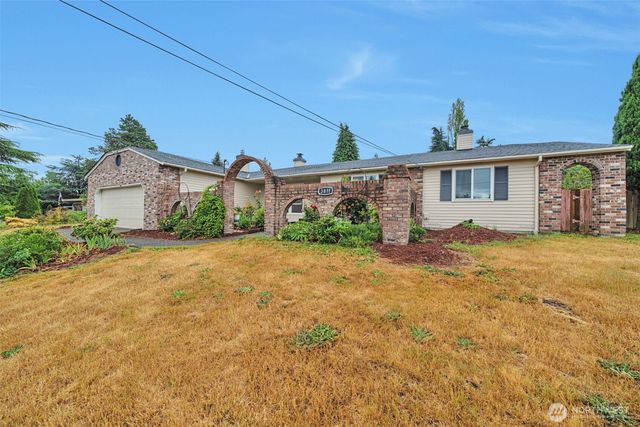 3811 S 239th Street, Kent, WA 98032