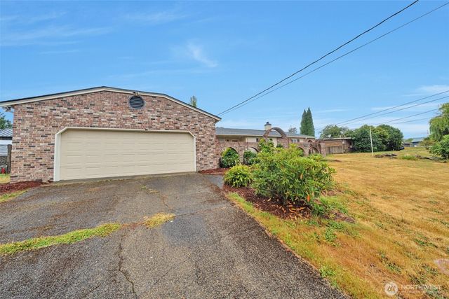 3811 S 239th Street, Kent, WA 98032