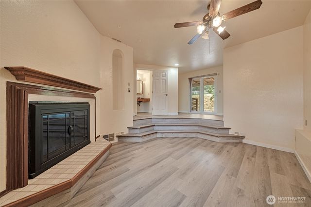 3811 S 239th Street, Kent, WA 98032