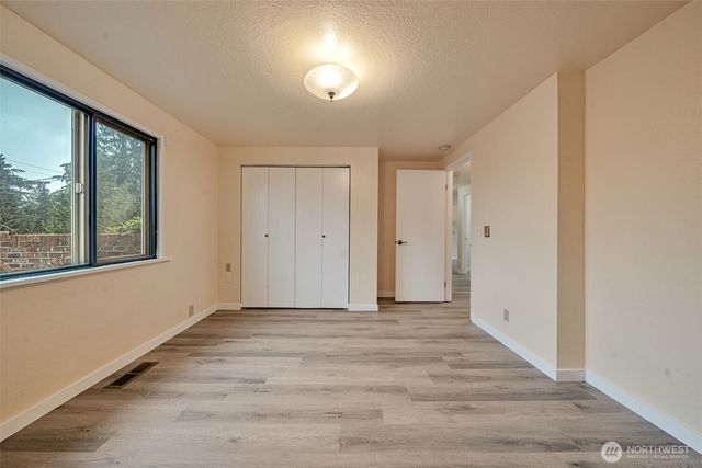 3811 S 239th Street, Kent, WA 98032