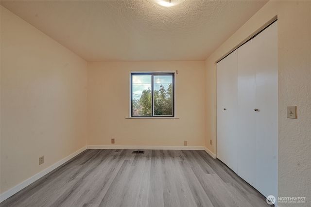 3811 S 239th Street, Kent, WA 98032