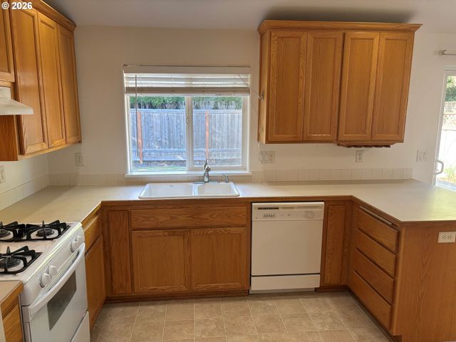 6087 GEYSER PEAK Pl, Eugene, OR 97402