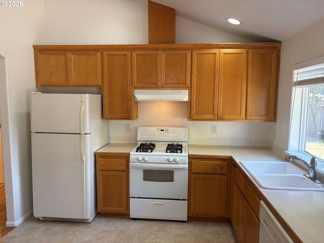 6087 GEYSER PEAK Pl, Eugene, OR 97402