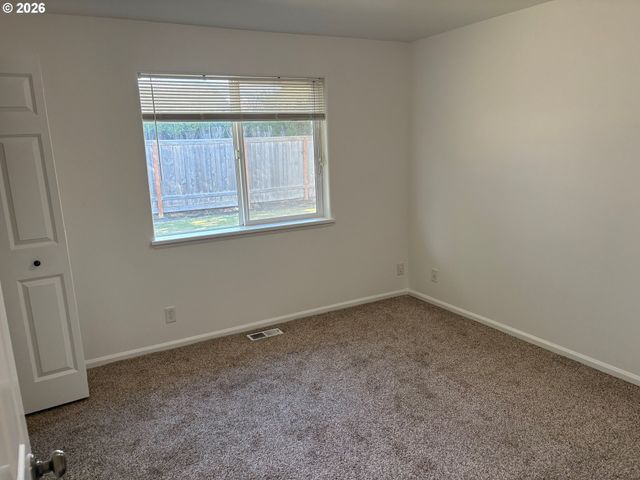 6087 GEYSER PEAK Pl, Eugene, OR 97402