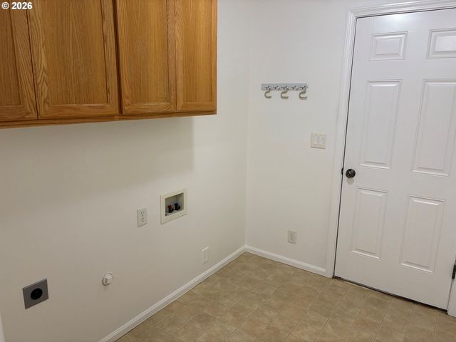 6087 GEYSER PEAK Pl, Eugene, OR 97402