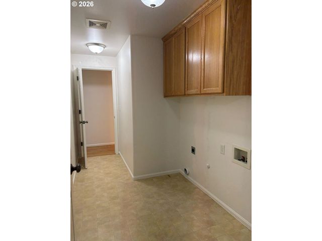 6087 GEYSER PEAK Pl, Eugene, OR 97402