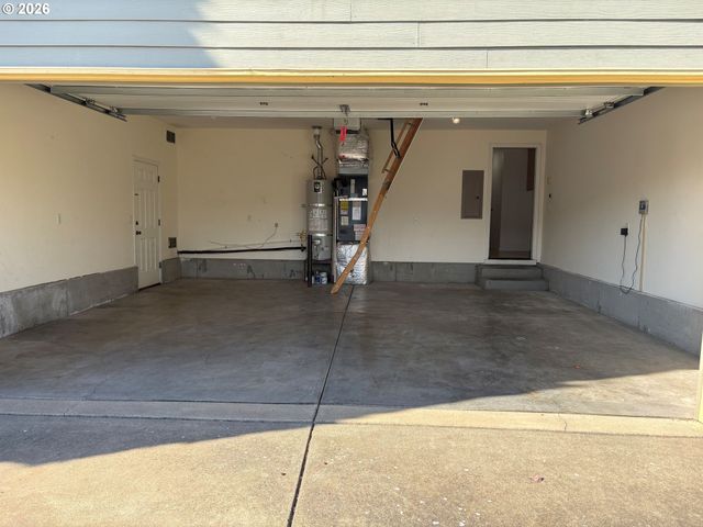 6087 GEYSER PEAK Pl, Eugene, OR 97402