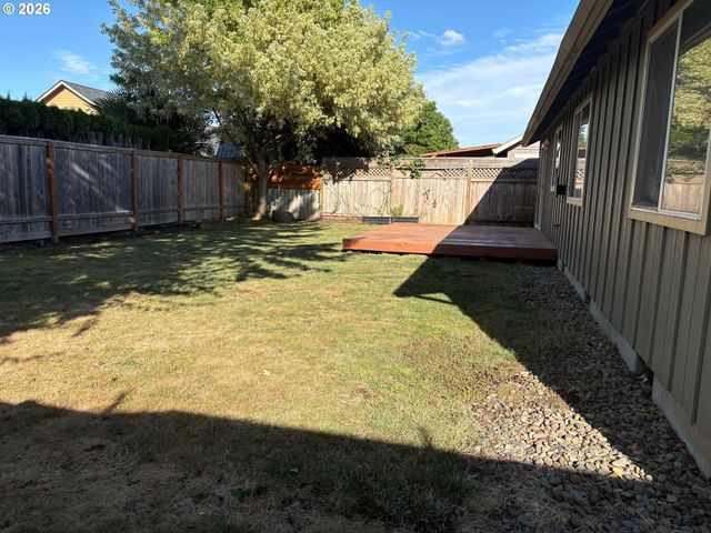 6087 GEYSER PEAK Pl, Eugene, OR 97402