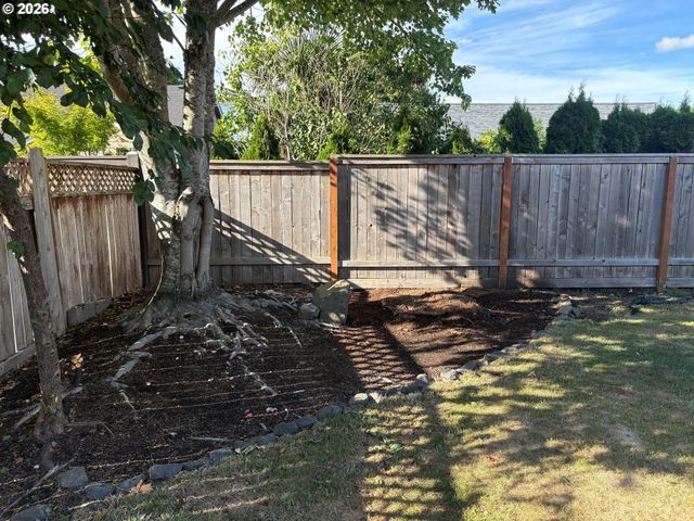 6087 GEYSER PEAK Pl, Eugene, OR 97402