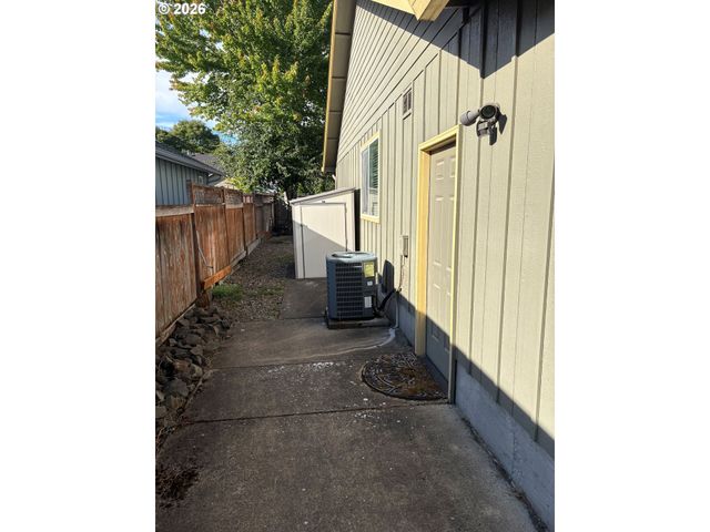 6087 GEYSER PEAK Pl, Eugene, OR 97402