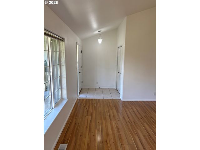 6087 GEYSER PEAK Pl, Eugene, OR 97402