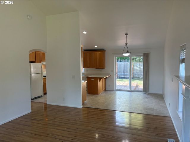 6087 GEYSER PEAK Pl, Eugene, OR 97402