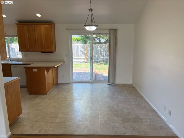 6087 GEYSER PEAK Pl, Eugene, OR 97402