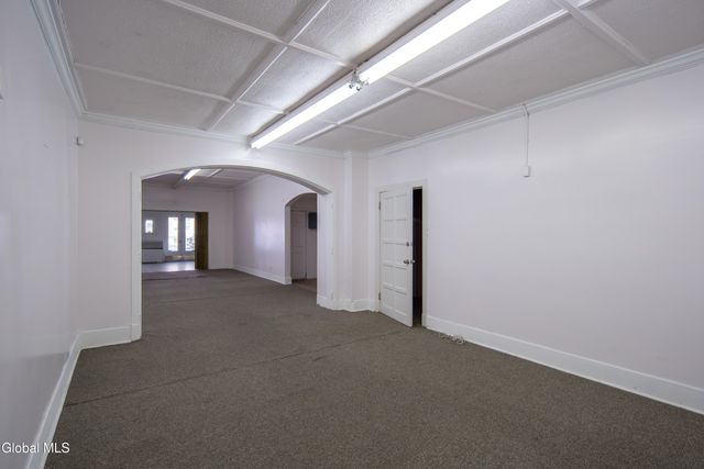 184 Central Avenue, Albany, NY 12206