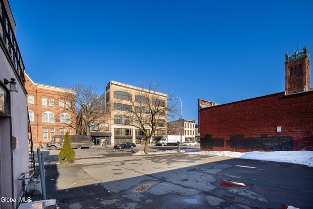184 Central Avenue, Albany, NY 12206