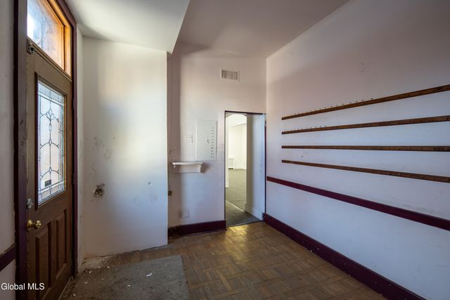 184 Central Avenue, Albany, NY 12206