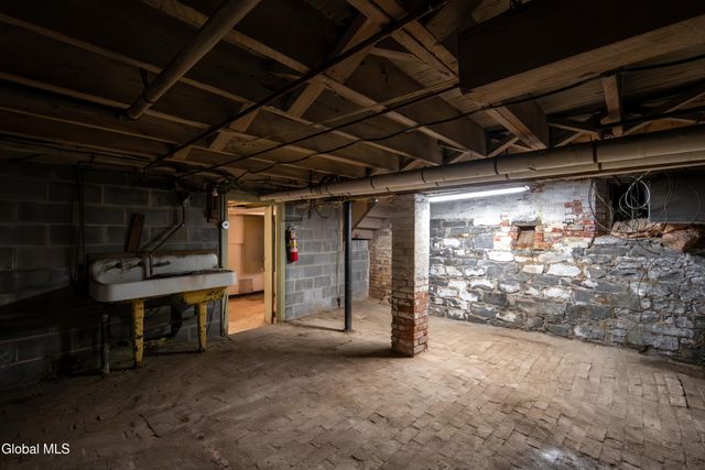 184 Central Avenue, Albany, NY 12206